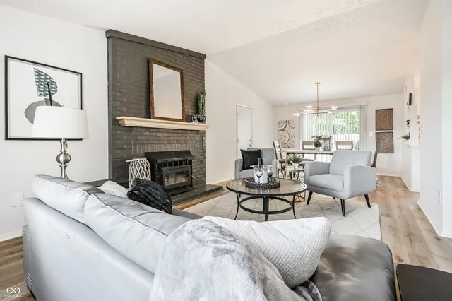 $309,900 | 8060 Castle Farms Court, Indianapolis, IN 46256