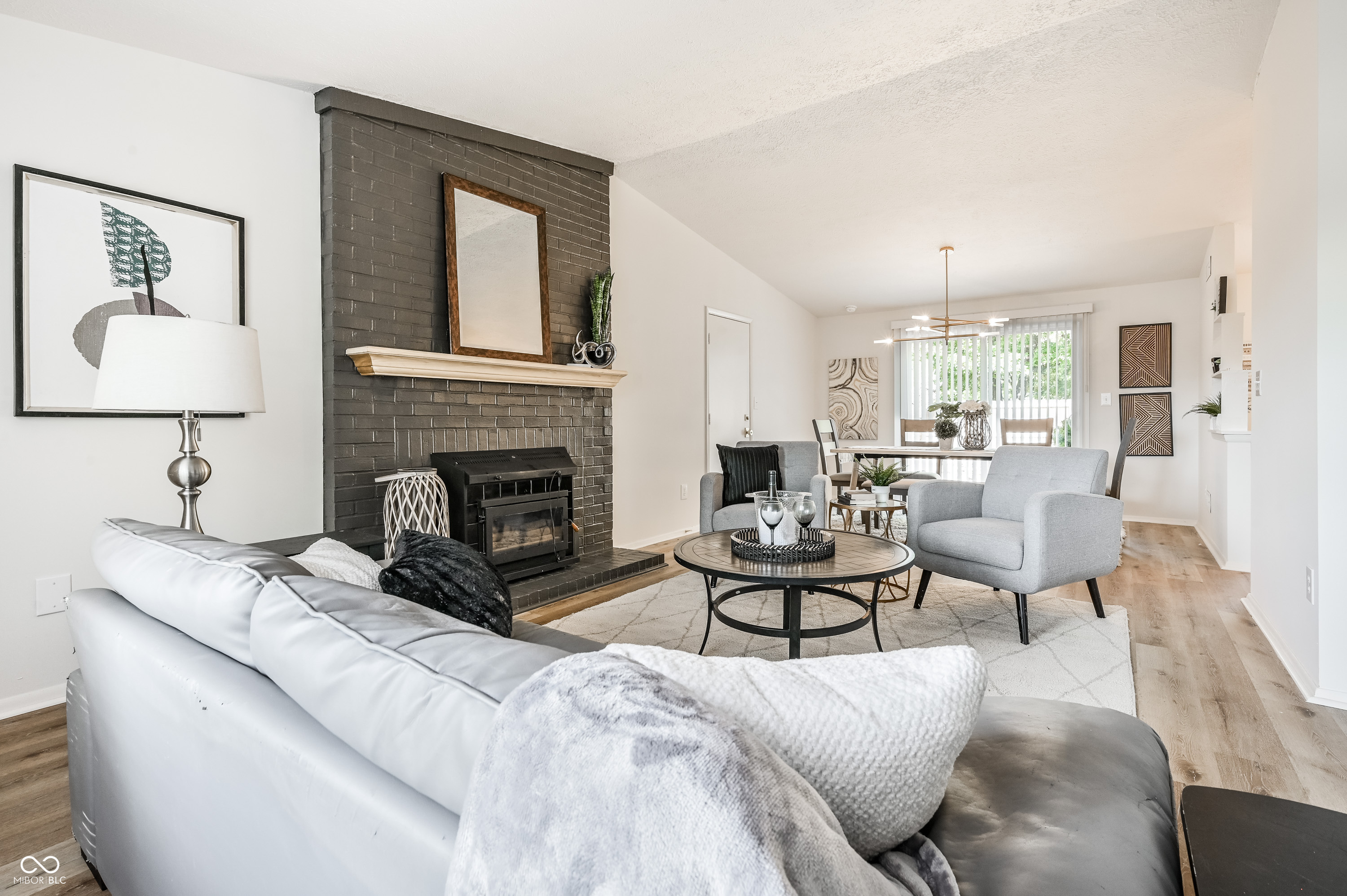 8060 Castle Farms Court Indianapolis, IN 46256 - Photo 6 of 38