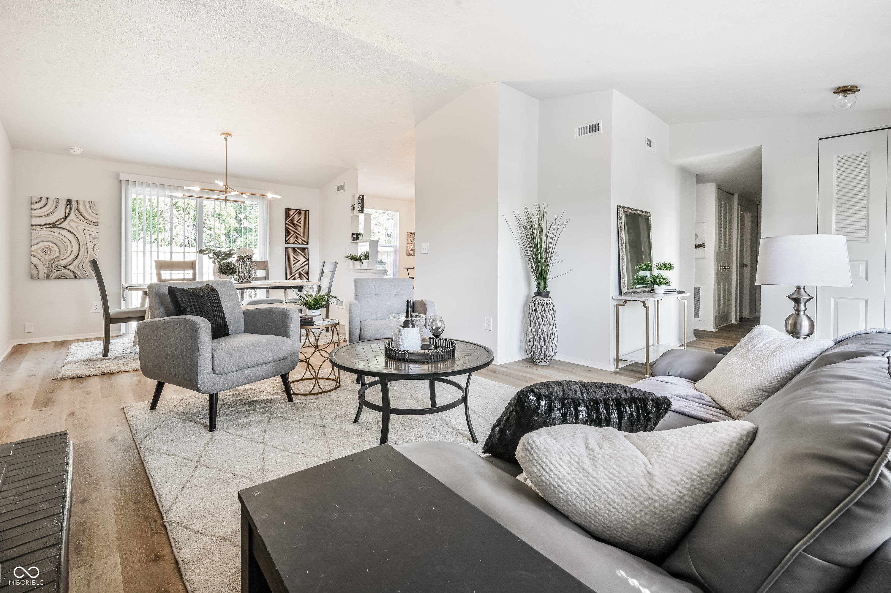 8060 Castle Farms Court Indianapolis, IN 46256 - Photo 7 of 38