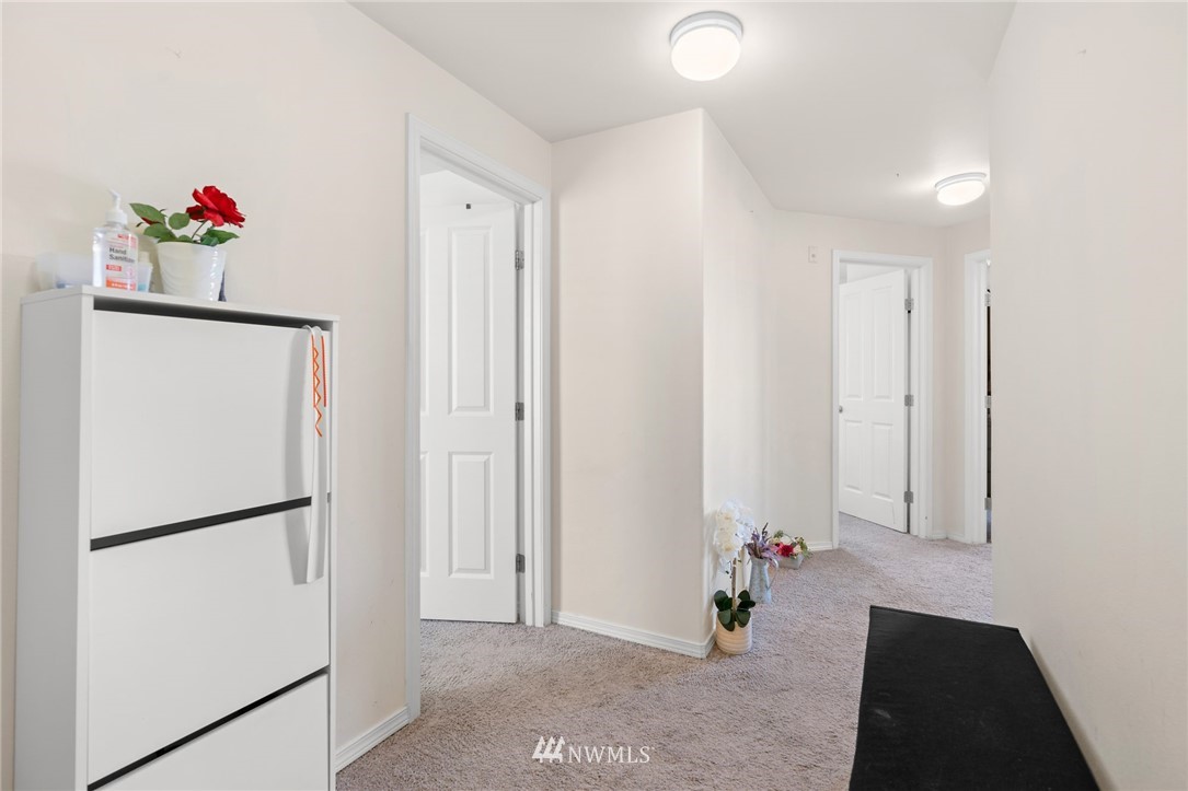 2522 Rucker Avenue, Unit 407 Everett, WA 98201 - Photo 3 of 30 a living room with furniture