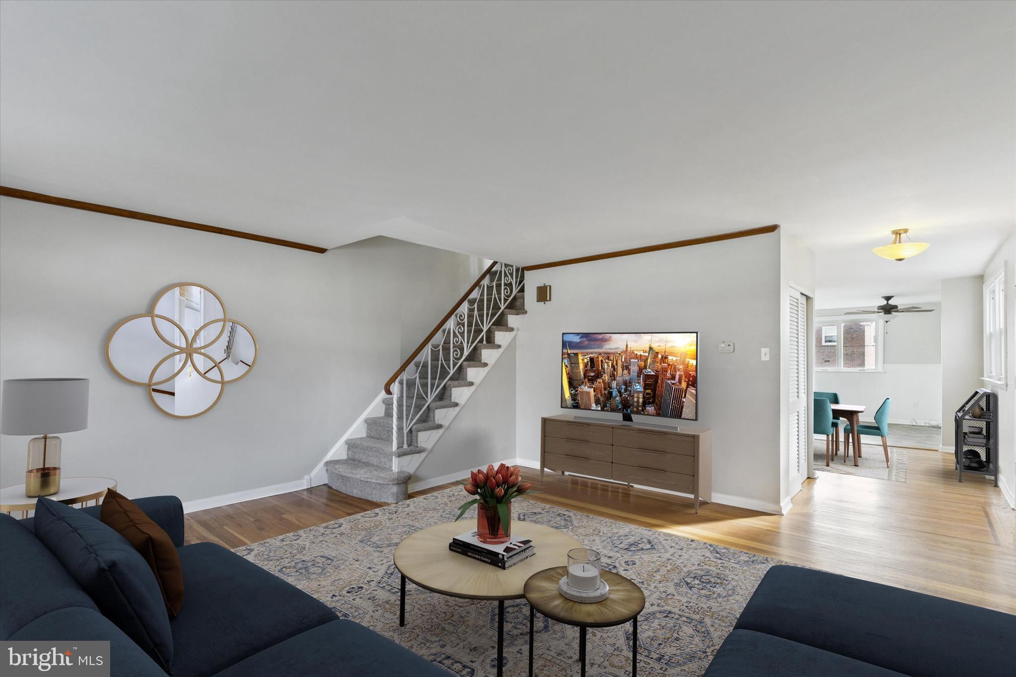 7361 Hill Road Philadelphia, PA 19128 - Photo 11 of 28 Main Level - Living Room
