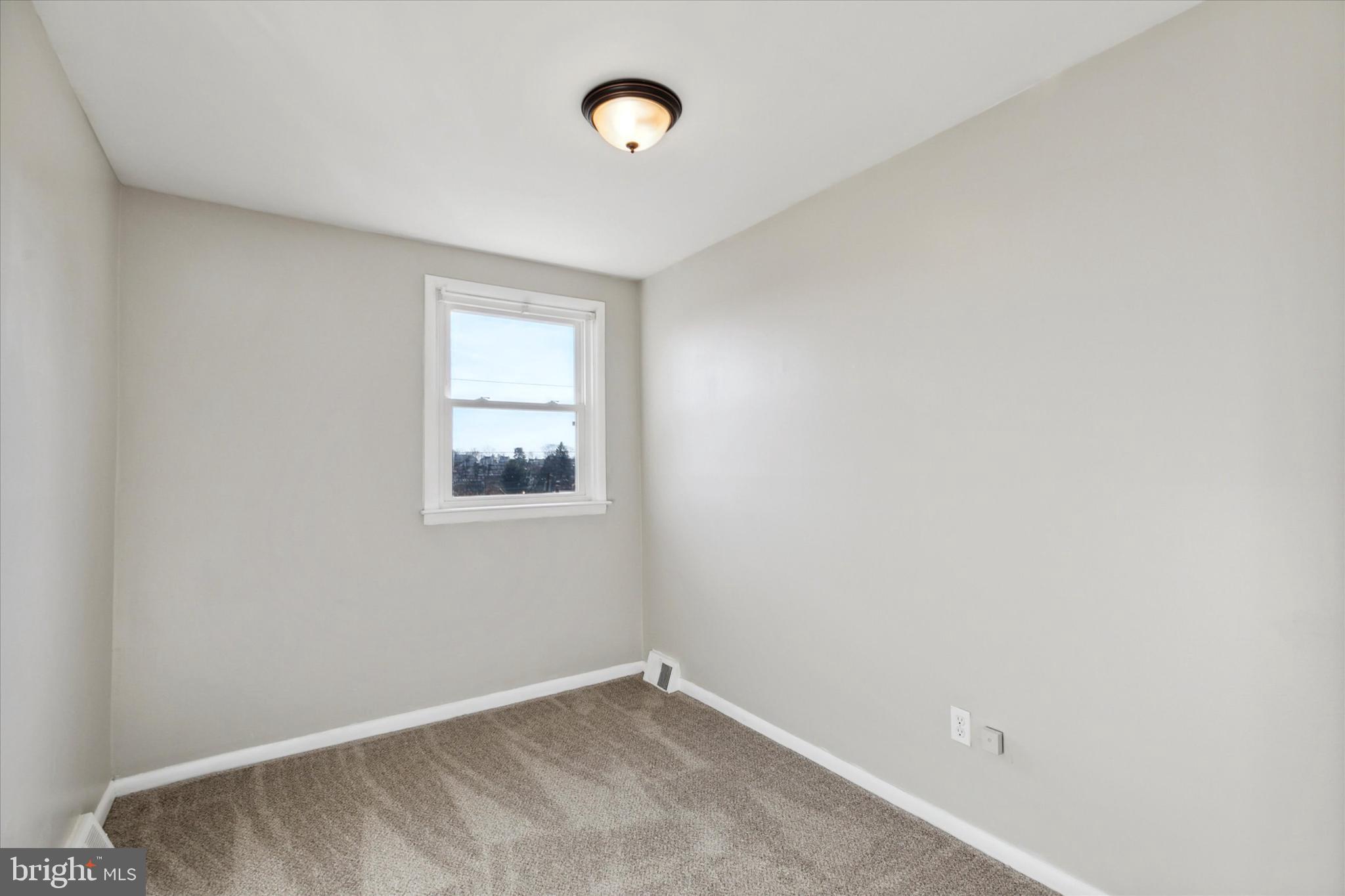 7361 Hill Road Philadelphia, PA 19128 - Photo 18 of 28 Upper Level - Bedroom #1