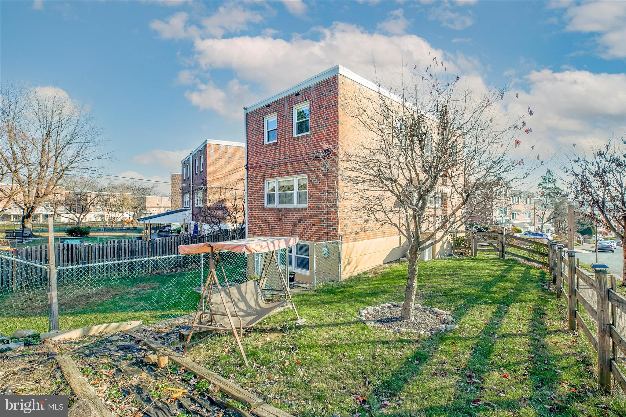 7361 Hill Road Philadelphia, PA 19128 - Photo 3 of 28 Gallery Image 3