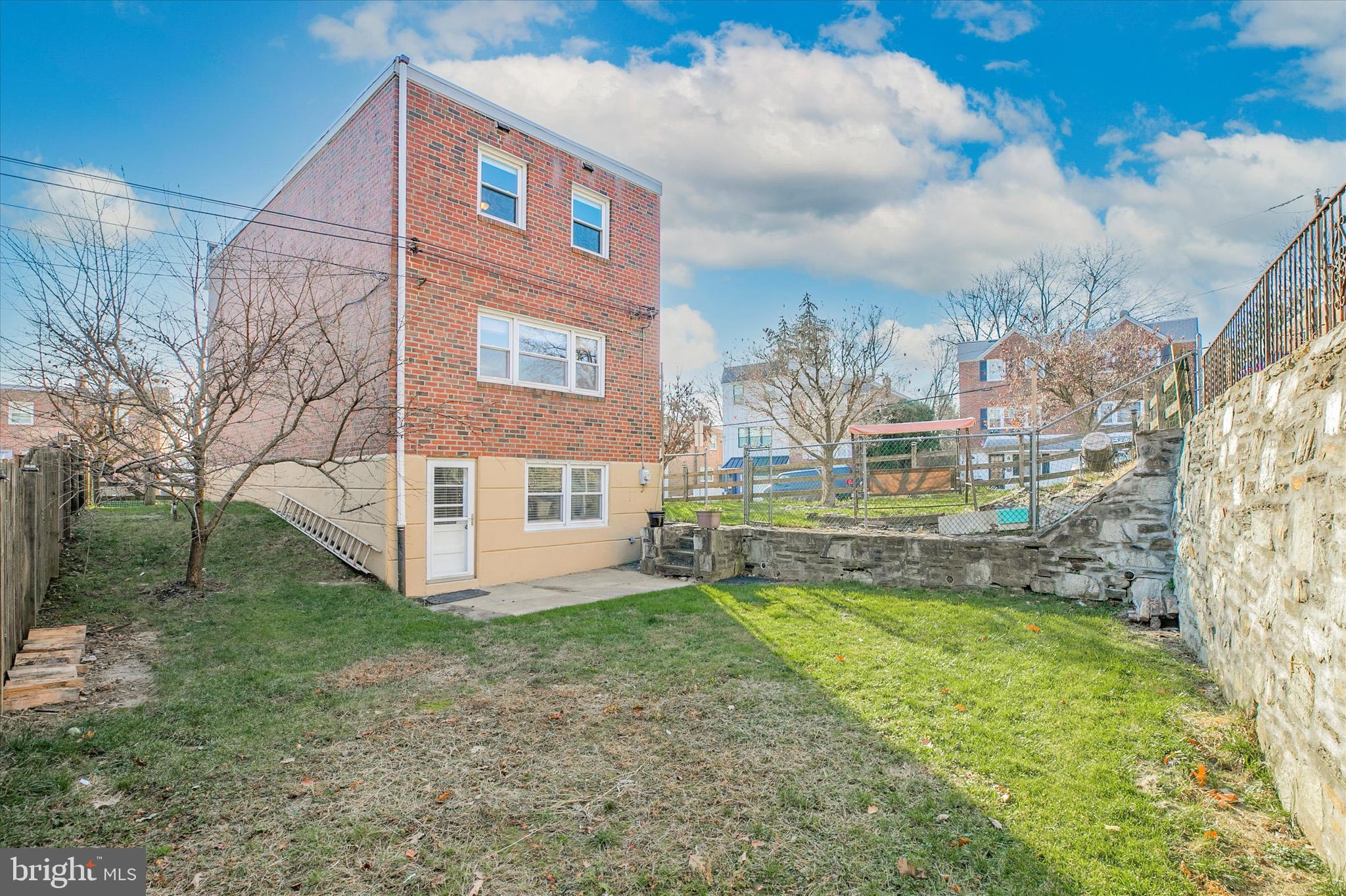7361 Hill Road Philadelphia, PA 19128 - Photo 4 of 28 Backyard