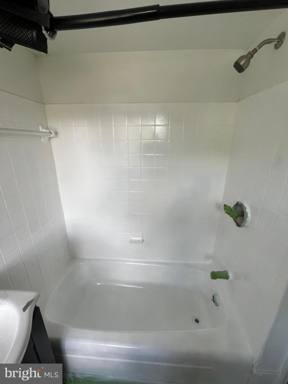 7521 Riverdale Road, Unit 1979 New Carrollton, MD 20784 - Photo 5 of 8 a close view of a bathtub in bathroom