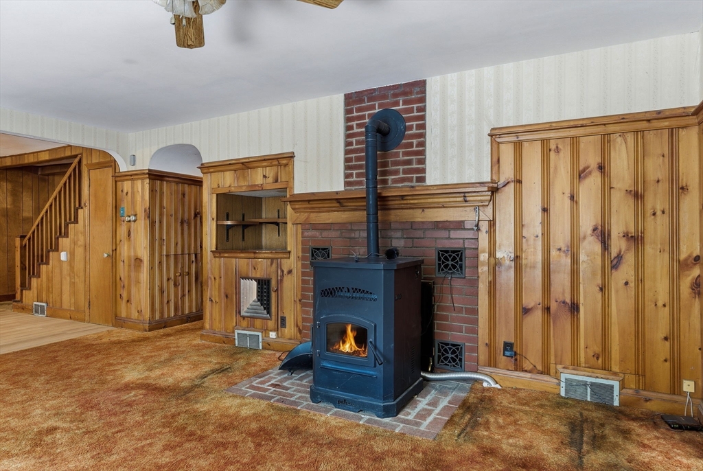 59 Oriole Street Gardner, MA 01440 - Photo 16 of 36