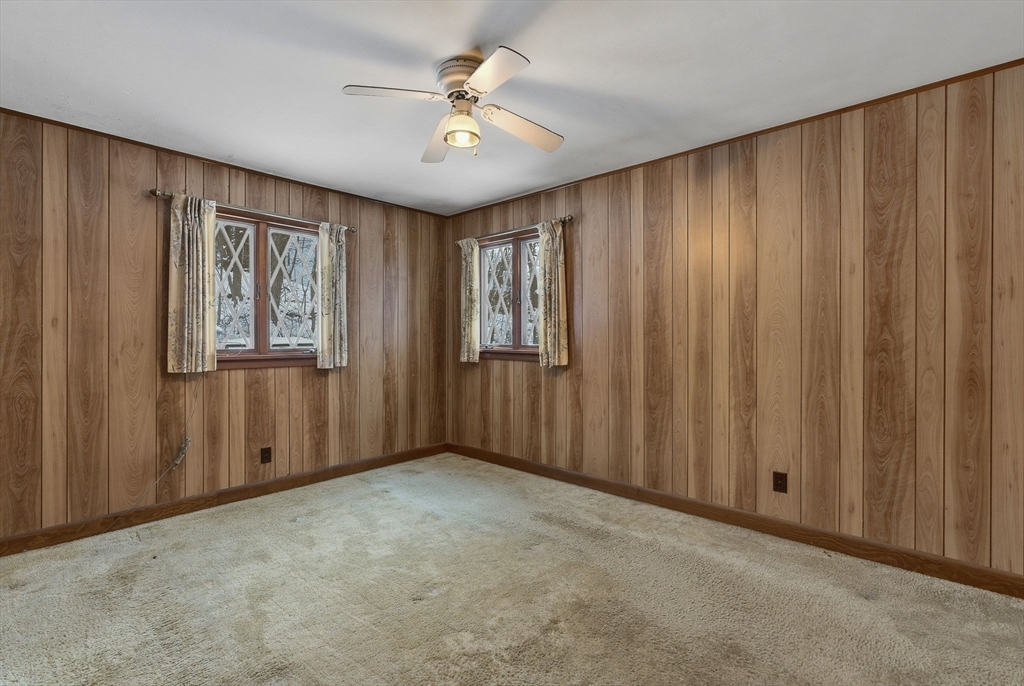 59 Oriole Street Gardner, MA 01440 - Photo 19 of 36