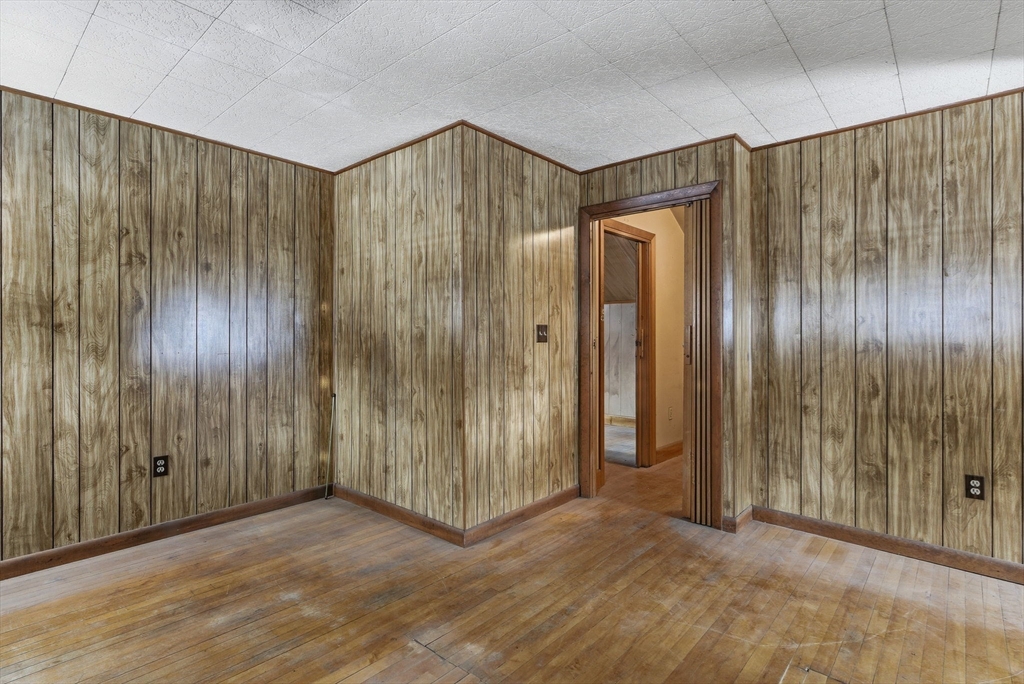 59 Oriole Street Gardner, MA 01440 - Photo 25 of 36