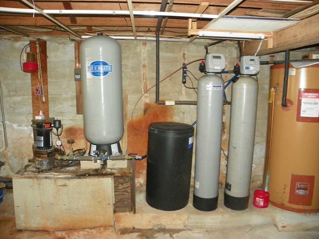 59 Oriole Street Gardner, MA 01440 - Photo 32 of 36