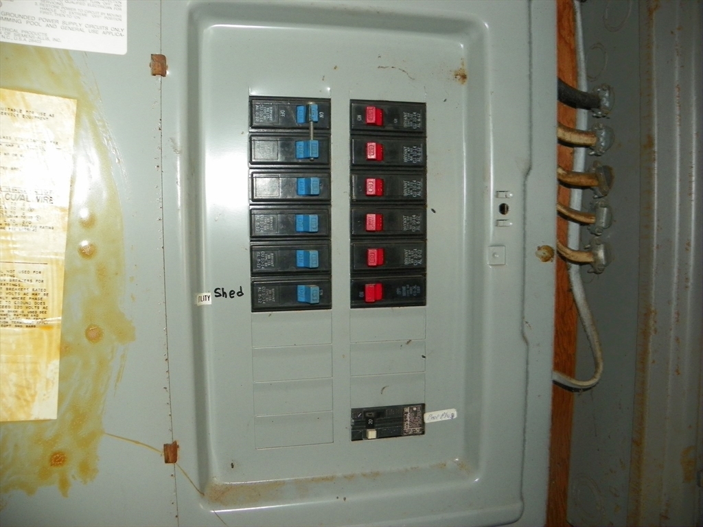 59 Oriole Street Gardner, MA 01440 - Photo 33 of 36