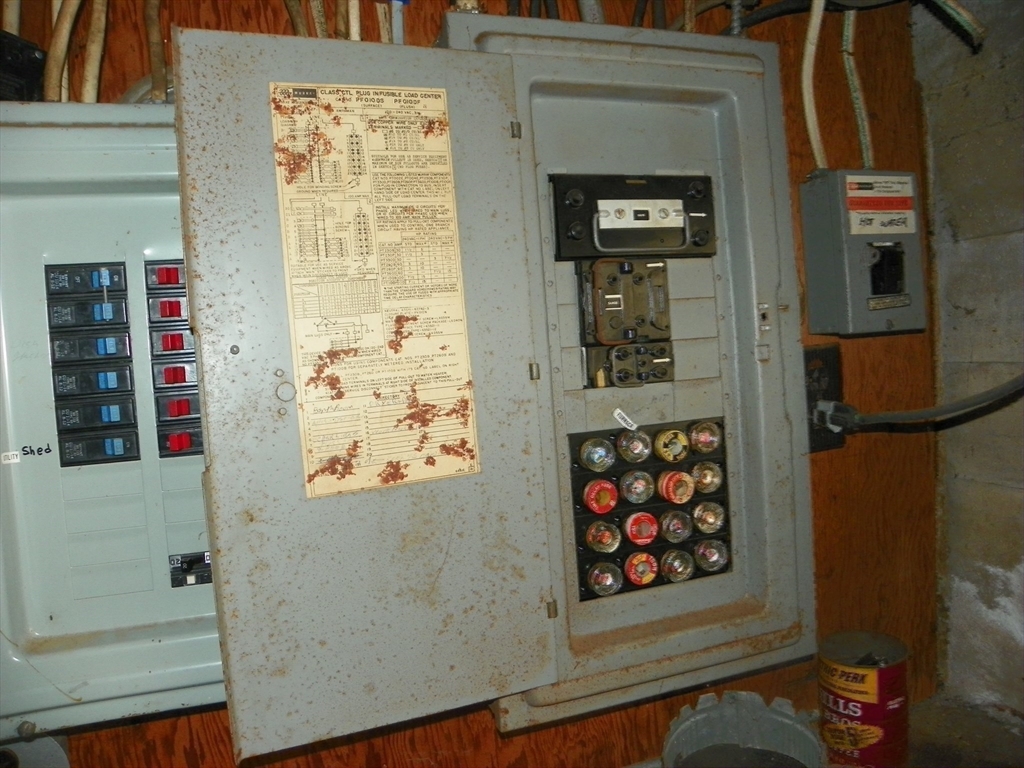 59 Oriole Street Gardner, MA 01440 - Photo 34 of 36