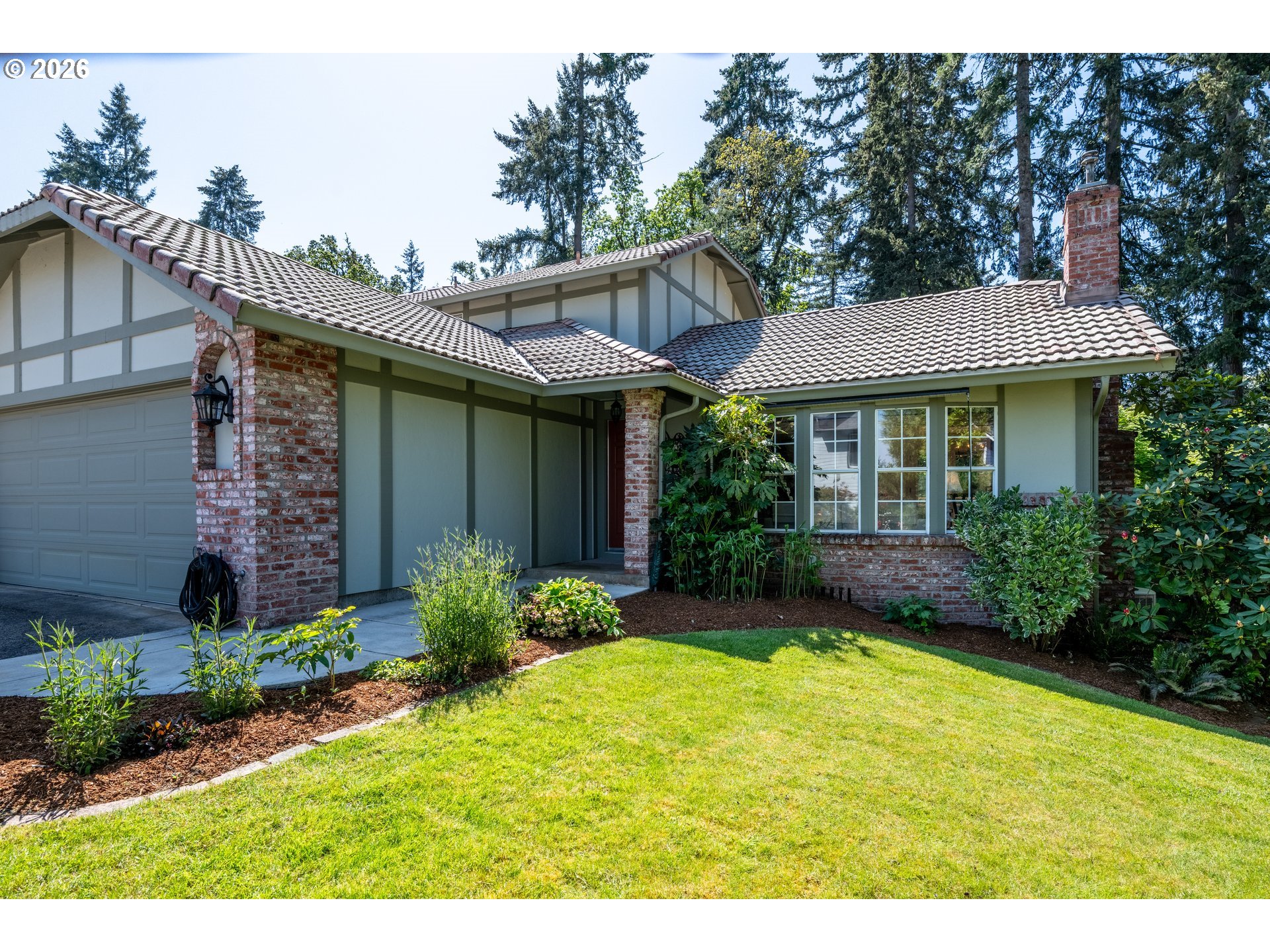 508 Cascade Drive Springfield, OR 97478 - Photo 2 of 45