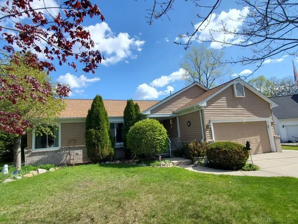 $299,500 | 1560 North Delano Street, St. Clair, MI 48079