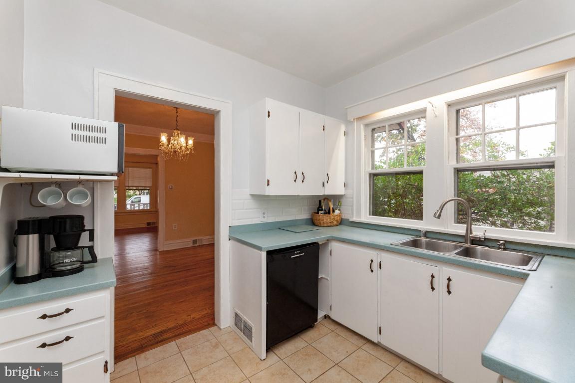 6409 63rd Place Riverdale, MD 20737 - Photo 10 of 36