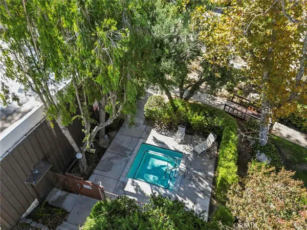 a view of an outdoor space