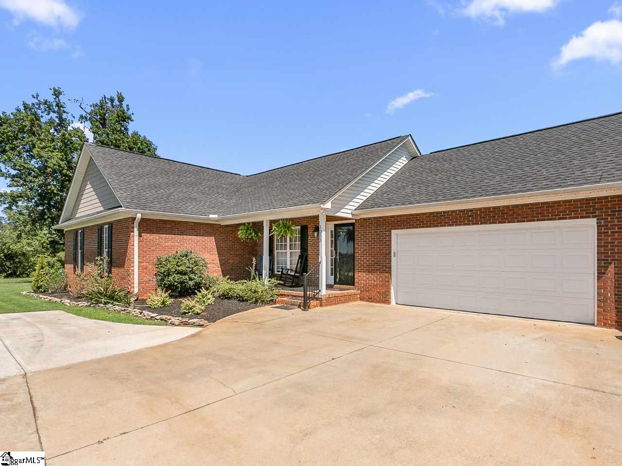 1053 Gibbs Road Wellford, SC 29385 - Photo 4 of 31