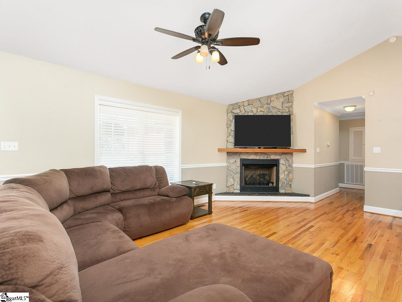 1053 Gibbs Road Wellford, SC 29385 - Photo 7 of 31