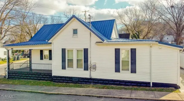 $2,000 | 1200 Anderson Street, Bristol, TN 37620