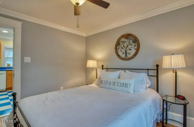 $2,000 | 1200 Anderson Street, Bristol, TN 37620