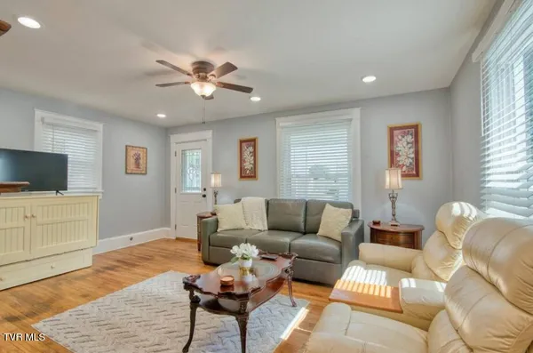 $2,000 | 1200 Anderson Street, Bristol, TN 37620