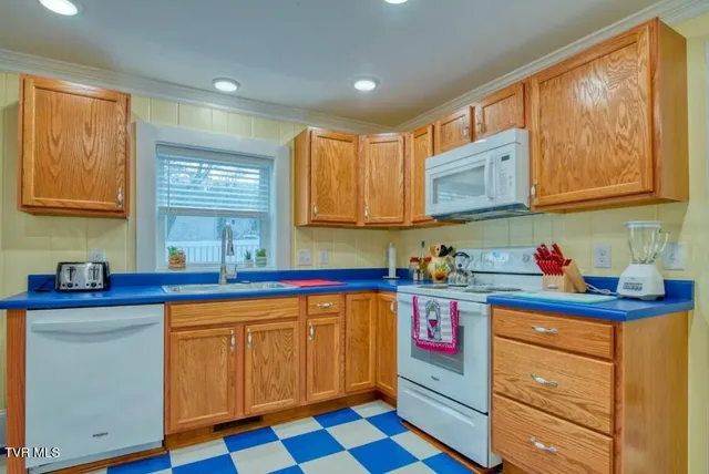 $2,000 | 1200 Anderson Street, Bristol, TN 37620