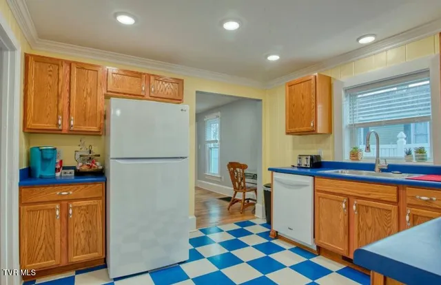 $2,000 | 1200 Anderson Street, Bristol, TN 37620