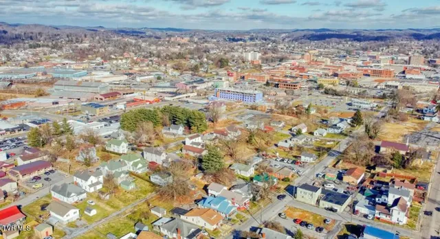 $2,000 | 1200 Anderson Street, Bristol, TN 37620