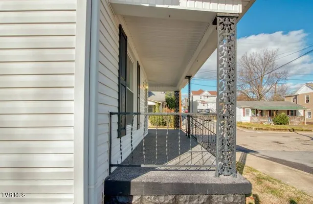 $2,000 | 1200 Anderson Street, Bristol, TN 37620