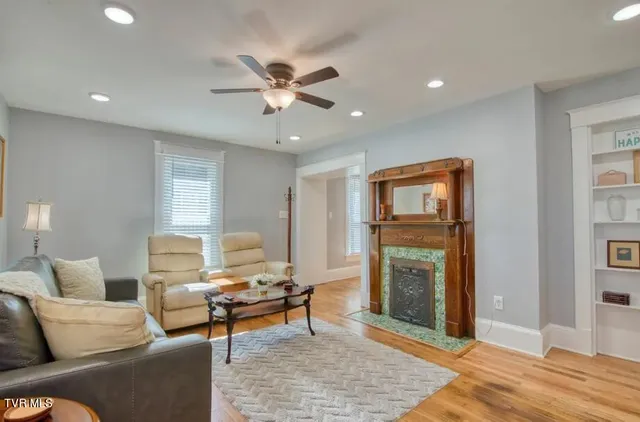 $2,000 | 1200 Anderson Street, Bristol, TN 37620