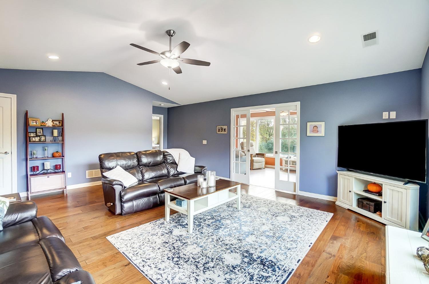 8270 Daleview Road Cincinnati, OH 45247 - Photo 18 of 56