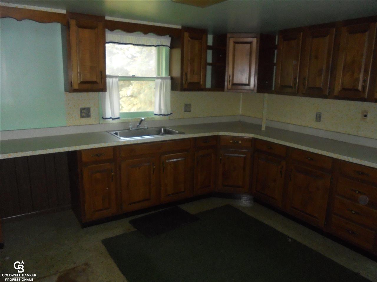 549 Howell Road Allenton, MI 48002 - Photo 23 of 41 Kitchen
