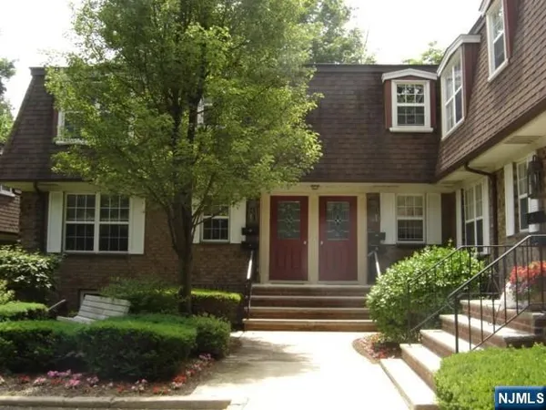 $2,450 | 360 Knickerbocker Road, Unit 9, Dumont, NJ 07628