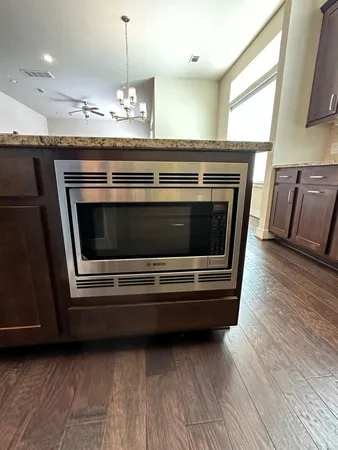 $3,200 | 4406 Eli Street, Unit C, Houston, TX 77007