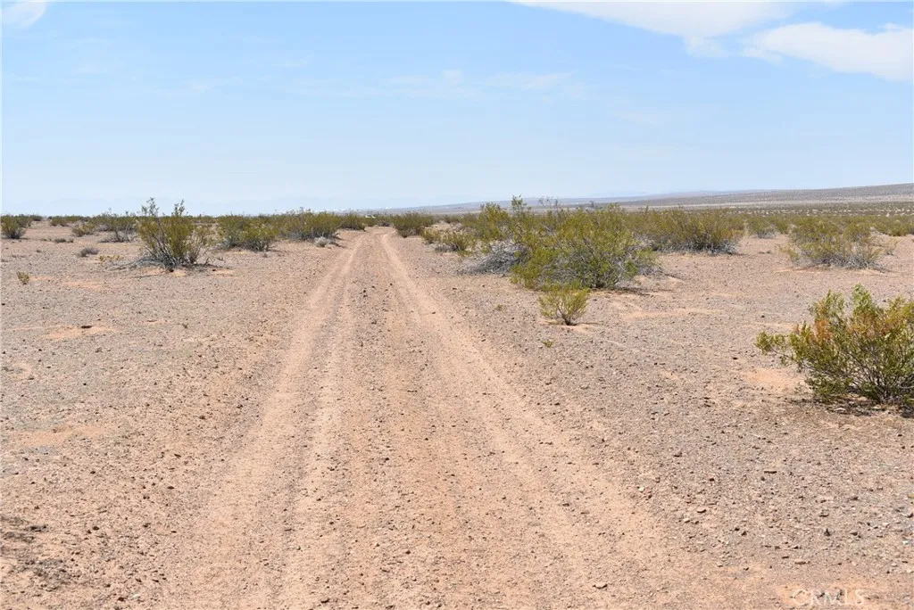 16000 S/o Joshua North Edwards, CA 93523 - Photo 3 of 9