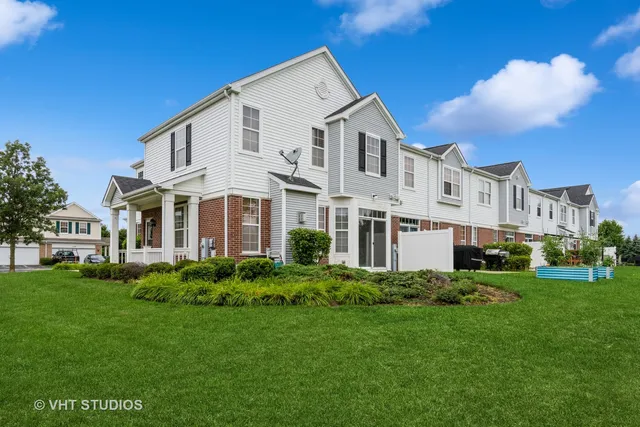 $270,000 | 1028 Heron Circle, Joliet, IL 60431