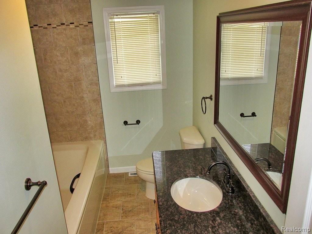 50825 Cedargrove Road Utica, MI 48317 - Photo 15 of 27 IMG_0285_Snapseed.jpg