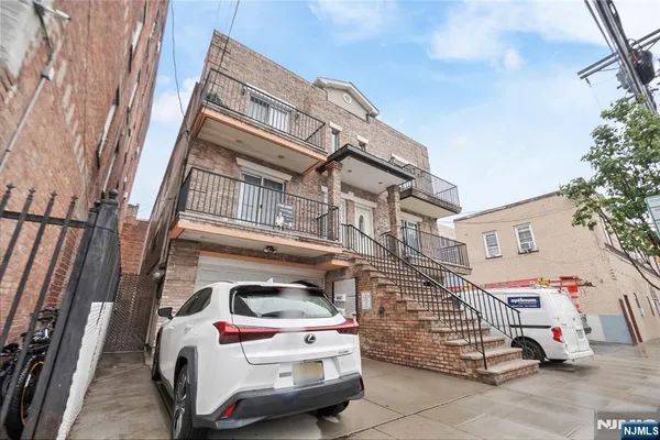 $1,100,000 | 2705 Central Avenue, Union City, NJ 07087