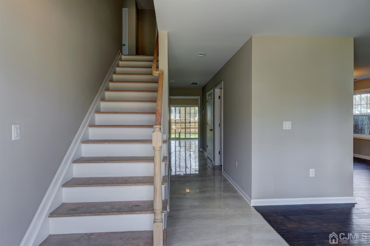 14 Richmond Road Edison, NJ 08817 - Photo 3 of 17 a view of an entryway