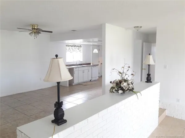 $2,250 | 350 Northeast Granduer Avenue, Port St. Lucie, FL 34983