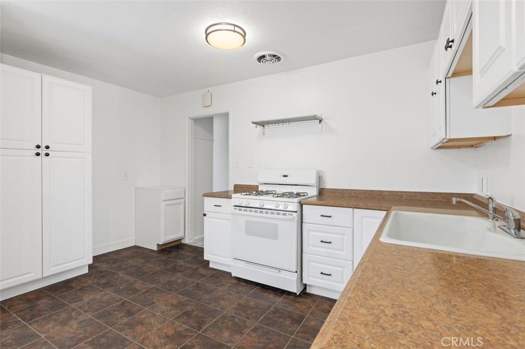 9123 Southview Road San Gabriel, CA 91775 - Photo 10 of 30 Gallery Image 10