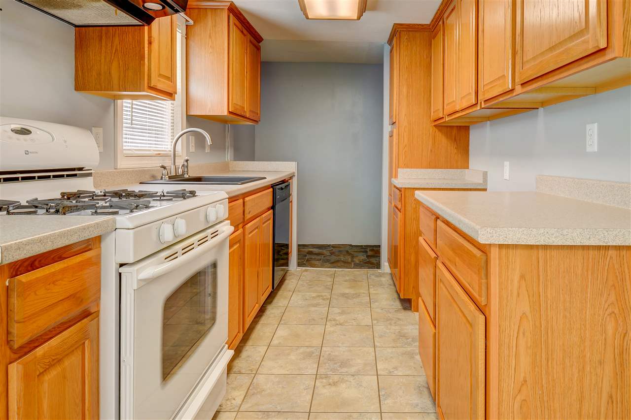 30 Brown Road Raymond, NH 03077 - Photo 6 of 38 Gallery Image 6