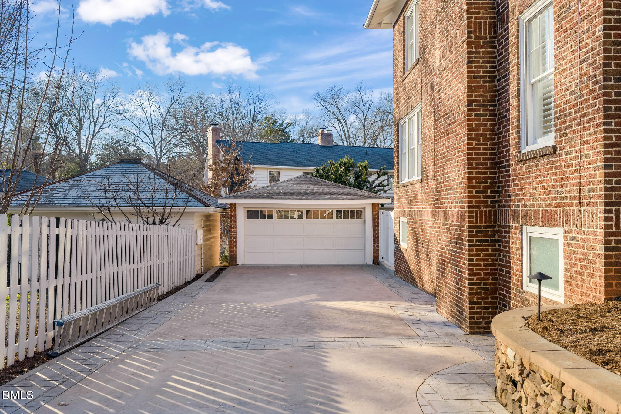 1617 Glenwood Avenue Raleigh, NC 27608 - Photo 41 of 58 a view of a terrace