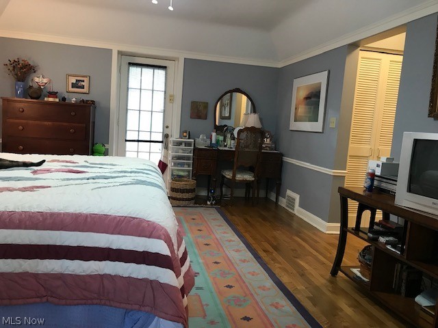 2708 East Overlook Road Cleveland, OH 44106 - Photo 21 of 34 Master Bedroom with French Door leading to large Balcony.