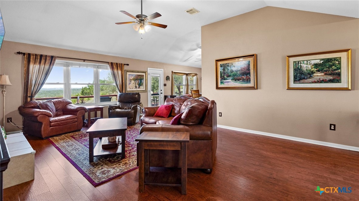 8010 Devonshire Drive Spring Branch, TX 78070 - Photo 5 of 41