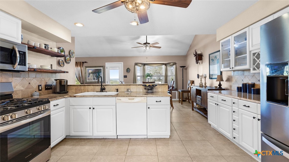 8010 Devonshire Drive Spring Branch, TX 78070 - Photo 9 of 41