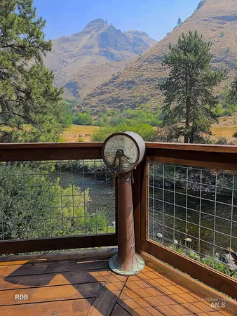 $1,000,000 | 1352 South Main Street, Riggins, ID 83549