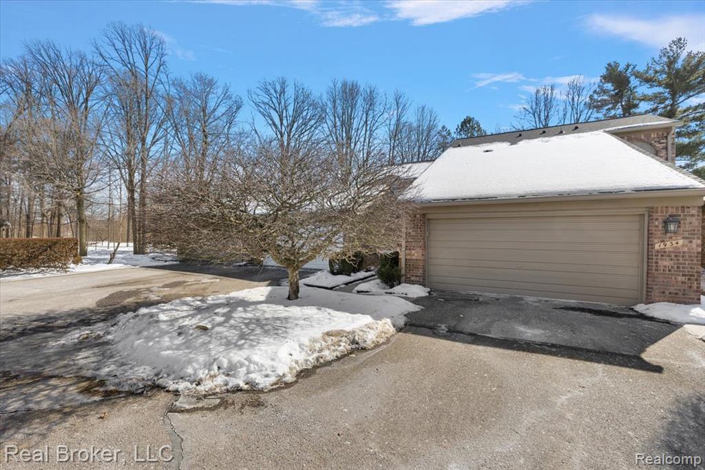 1938 Burning Bush Court Rochester Hills, MI 48309 - Photo 39 of 57