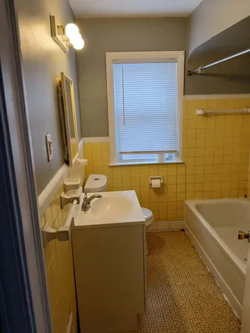 $1,275 | 12648 Mettetal Street, Detroit, MI 48227