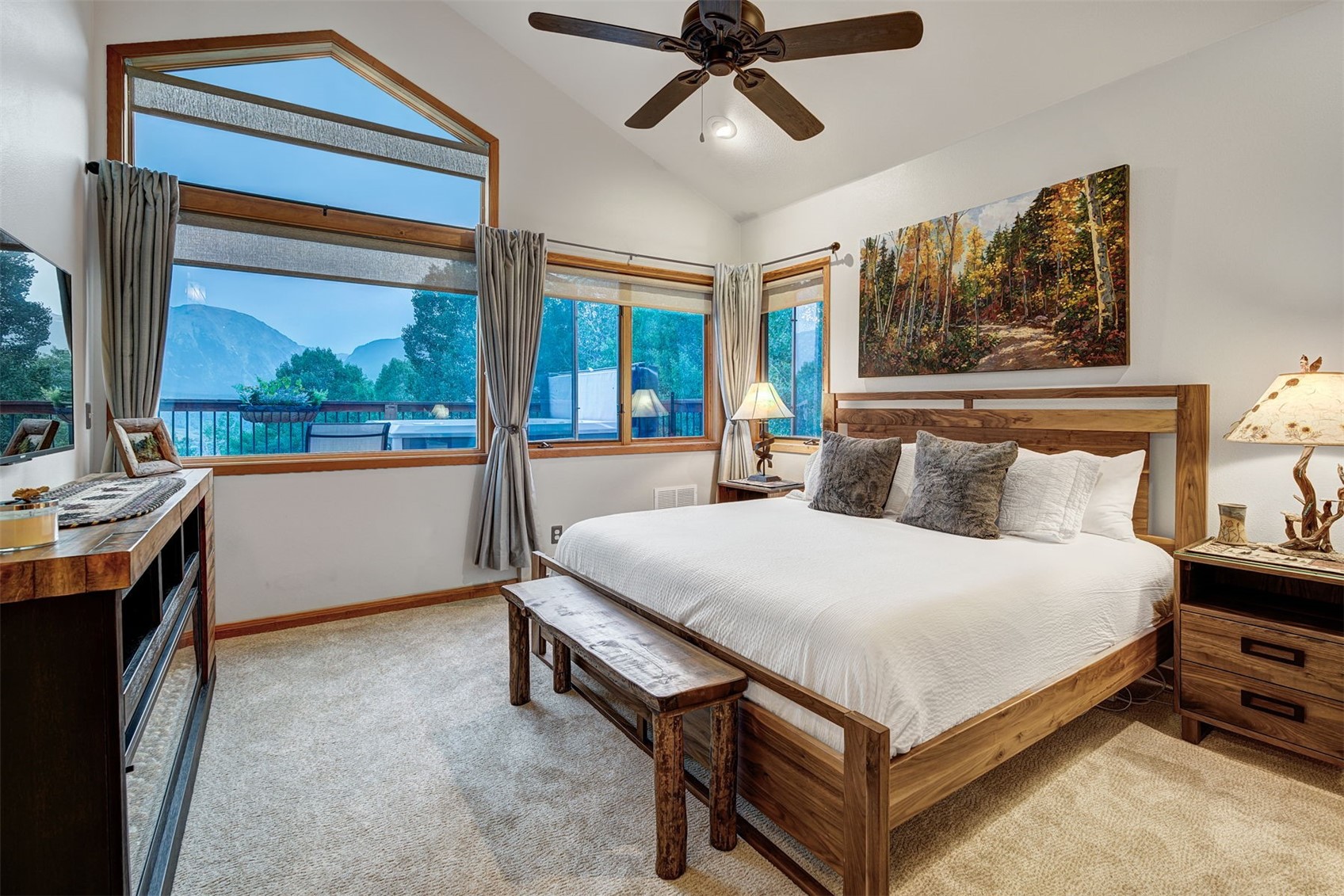 2210 Hamilton Creek Road Silverthorne, CO 80498 - Photo 28 of 50 Upper level primary bedroom