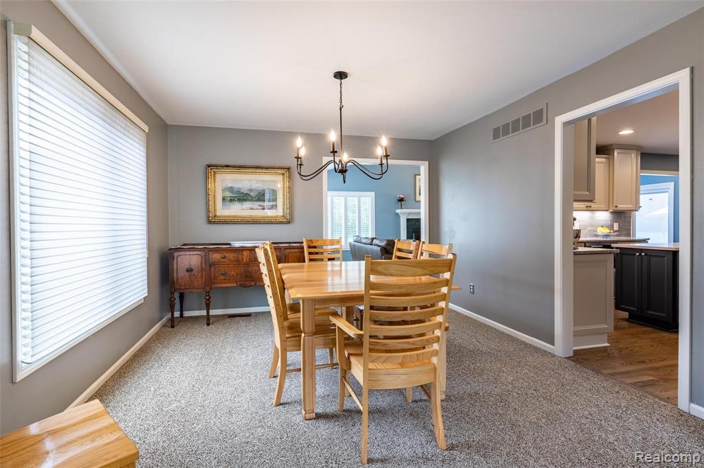 1202 Lakeview Drive Rochester Hills, MI 48306 - Photo 13 of 34
